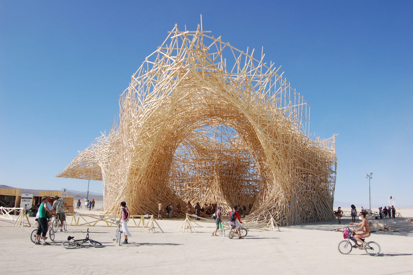 Arquitectura efímera en madera para el festival Burning Man.